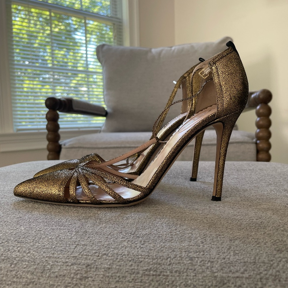 SJP by Sarah Jessica Parker Gold Heels Size 40 (10)